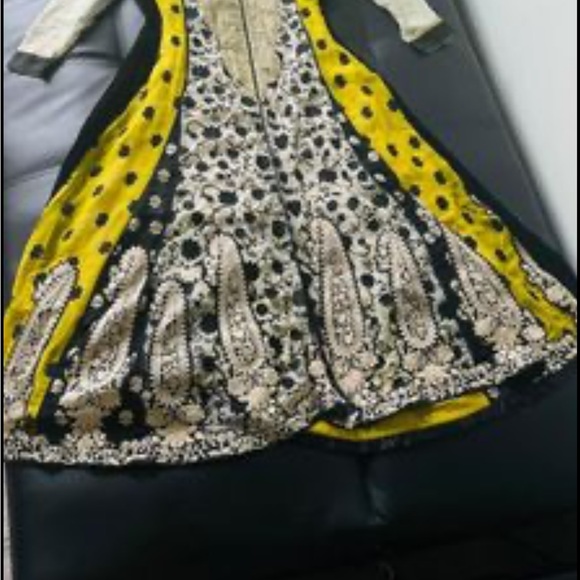Salwar kameez size medium hand made custom work - Picture 2 of 2